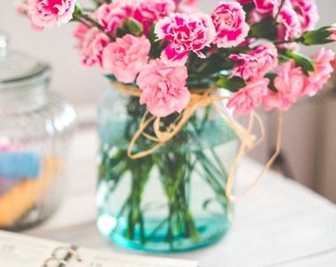 4 Easy Ways To Brighten Up Interiors - Vase Of Flowers & Personal Organiser