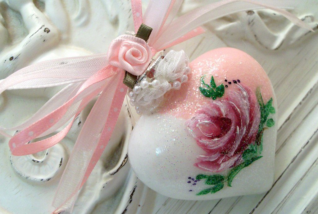 Shabby chic christmas bauble
