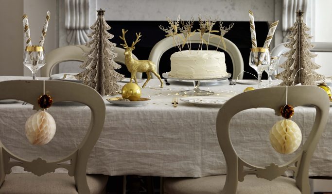 Inspiration: 6 Modern Styles For Your Christmas Dining Table - Talking Tables Party Porcelain Gold Christmas Dining Christmas Lifestyle Portrait Courtesy: talkingtables.co.uk