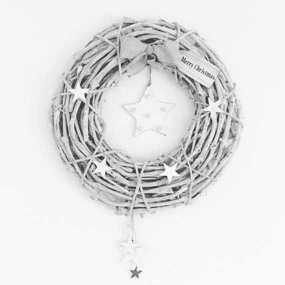 Shabby chic star Christmas wreath white