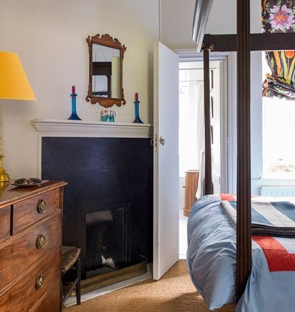 How To Mix Antiques From Different Time Periods