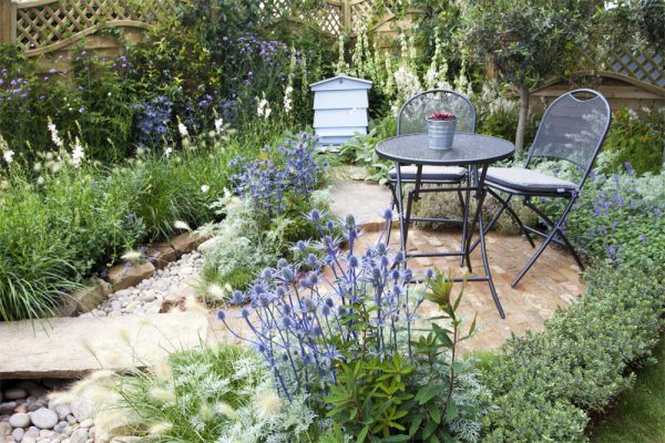 Summer Trends To Make Your Garden Stand Out - Garden Hammock.