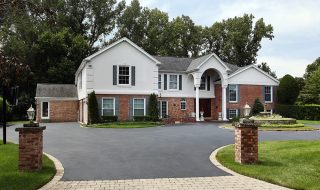 Detached house with tarmac driveway