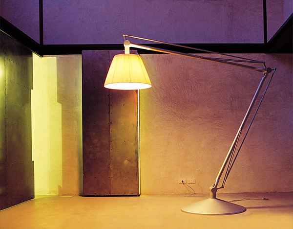 SuperArchimoon Philippe Starck, 2000 - Floor lamp by Flos